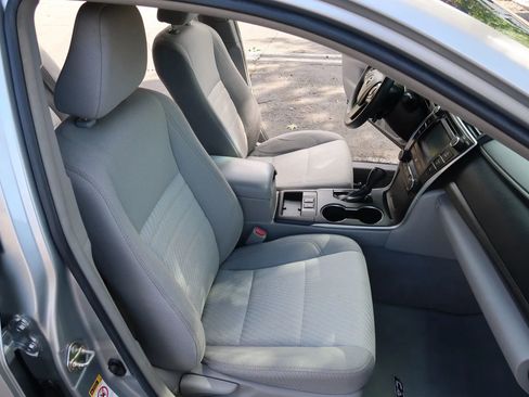 Used 2016 Toyota Camry LE image 23