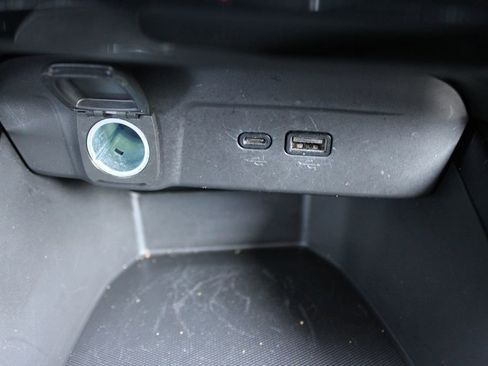 Used 2025 Chevrolet Trax LT image 26