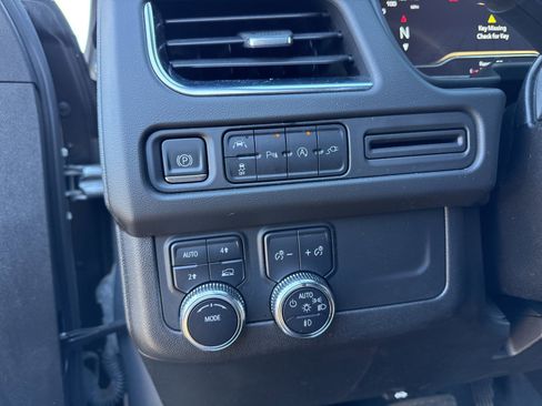 Used 2022 GMC Yukon SLE image 17