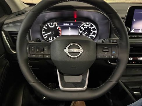 Certified 2025 Nissan Rogue SV w/ SV Premium Package FWD image 15
