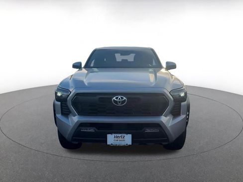 Used 2025 Toyota Tacoma TRD Off-Road image 4