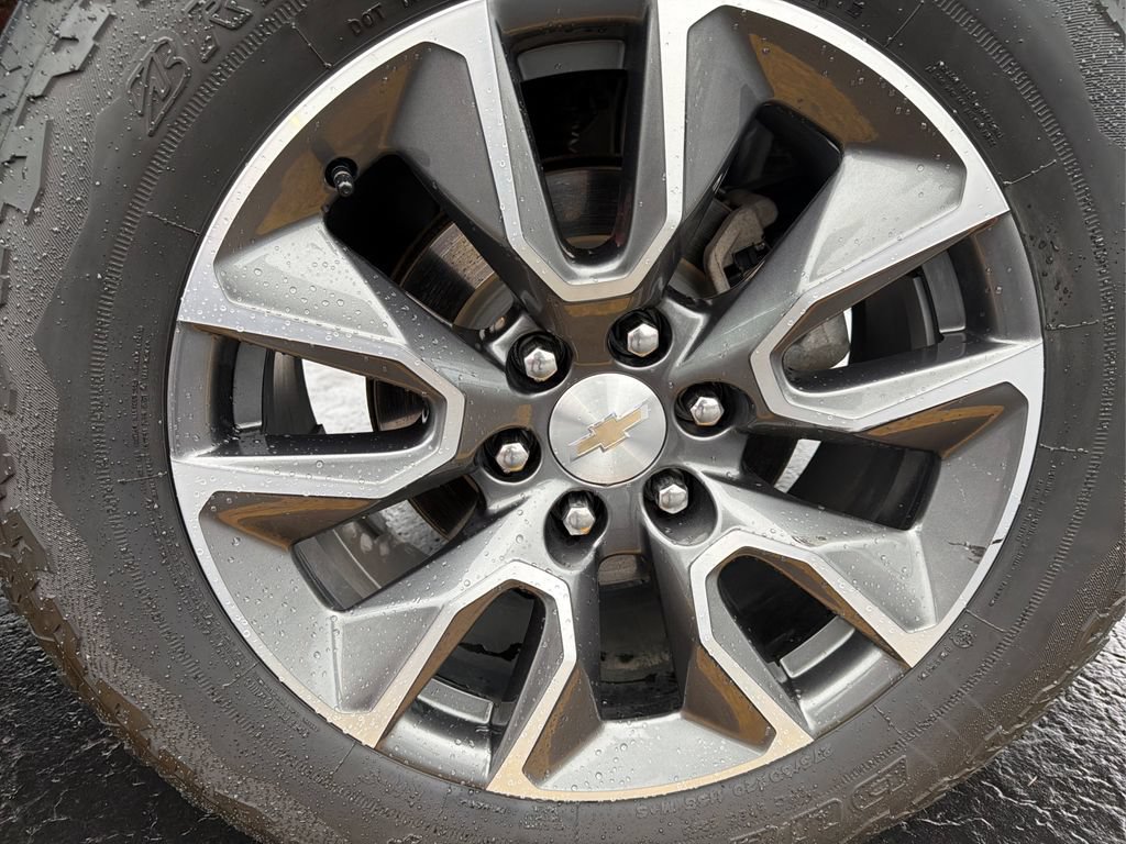 Used 2024 Chevrolet Silverado 1500 LT AWD/4WD image 23