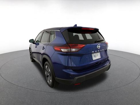 Used 2025 Nissan Rogue SV AWD/4WD image 7