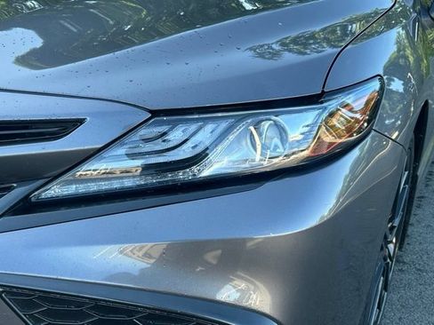 Used 2022 Toyota Camry XSE FWD image 4