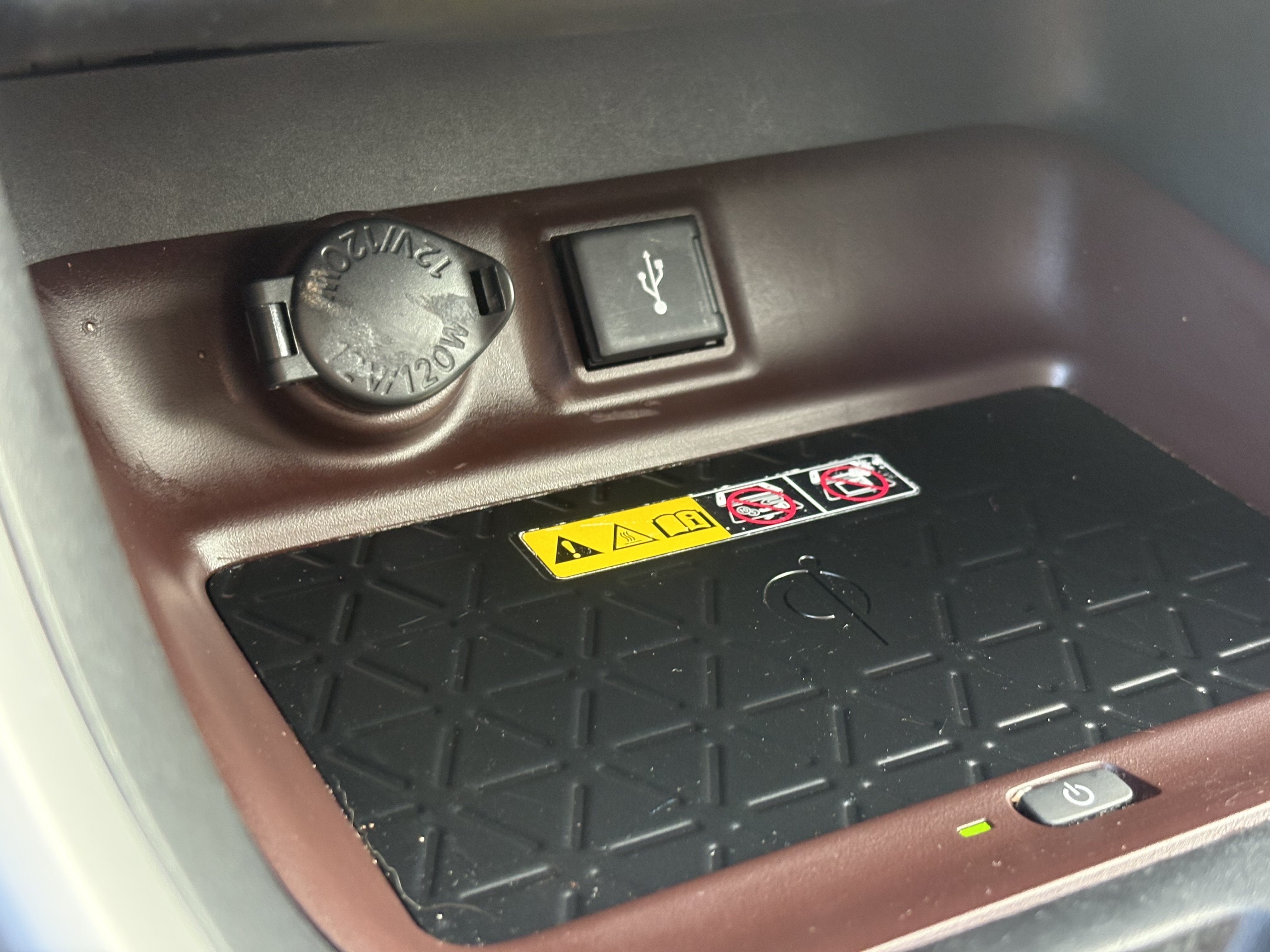 Used 2022 Toyota RAV4 Limited AWD/4WD image 22