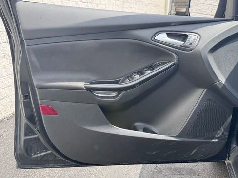 Used 2017 Ford Focus Titanium image 11