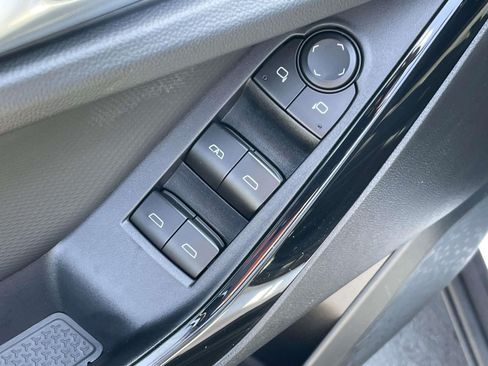 Used 2026 Chevrolet Equinox LT FWD image 17