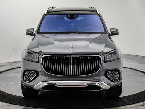 Used 2024 Mercedes-Benz Maybach GLS 600 4MATIC image 36