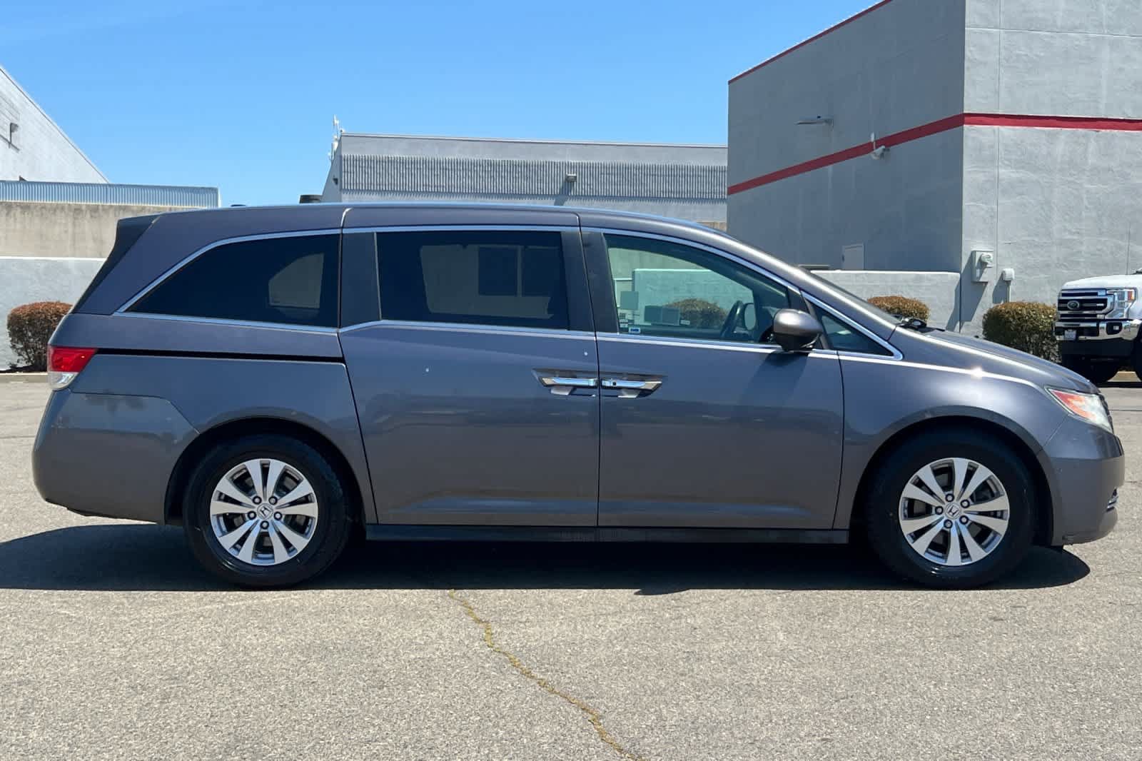 Used 2016 Honda Odyssey SE image 6