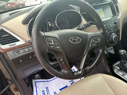 Used 2017 Hyundai Santa Fe FWD image 12