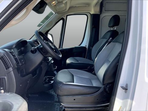 Used 2025 RAM ProMaster 2500 w/ Convenience Group FWD image 8