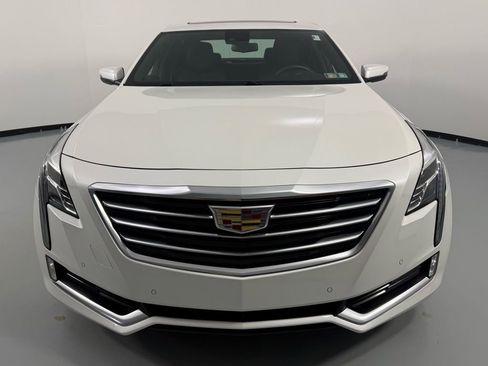 Used 2018 Cadillac CT6 Luxury image 2
