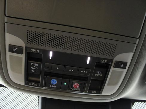 Used 2020 Acura TLX V6 w/ Technology Package FWD image 25