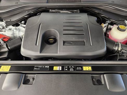 New 2026 Land Rover Range Rover Sport SE image 32