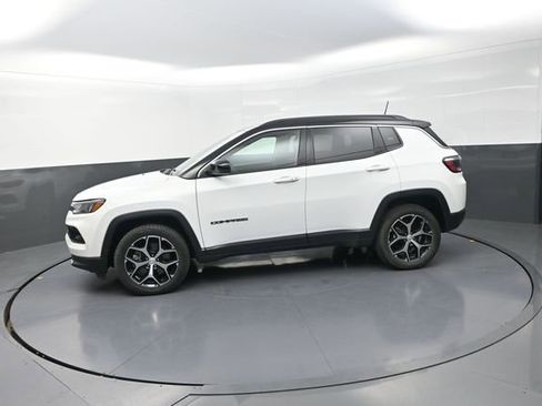 Used 2024 Jeep Compass Limited AWD/4WD image 49