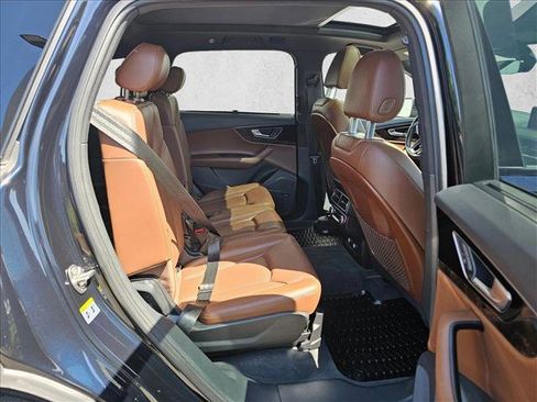 Used 2018 Audi Q7 3.0T Prestige AWD/4WD image 11