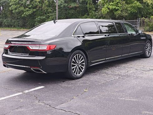 Used 2018 Lincoln Continental Select w/ Continental Climate Package image 3