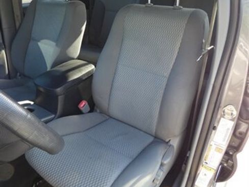 Used 2014 Toyota Tacoma PreRunner w/ SR5 Package image 39