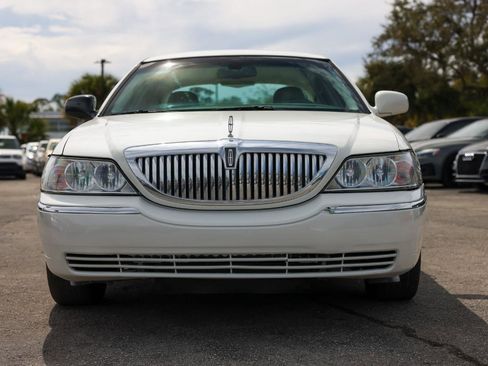 Used 2006 Lincoln Town Car Signature image 17