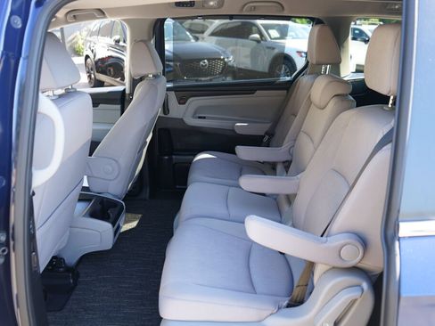 Used 2021 Honda Odyssey EX image 17