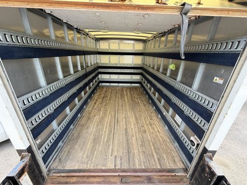 Used 2021 Chevrolet Express 3500 RWD image 7