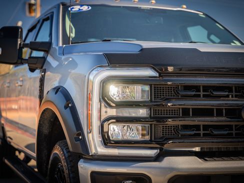 Certified 2024 Ford F250 Lariat w/ Black Appearance Package image 11