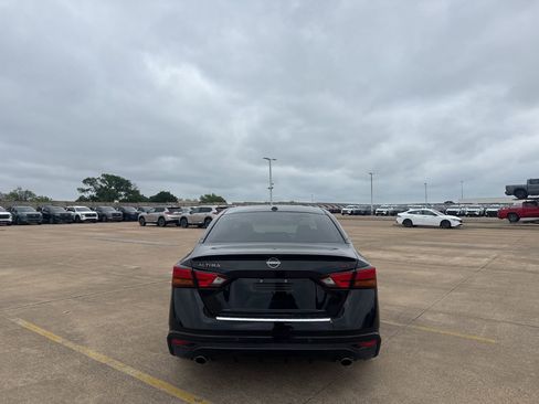 Certified 2023 Nissan Altima 2.5 SR w/ SR Premium Package FWD image 19