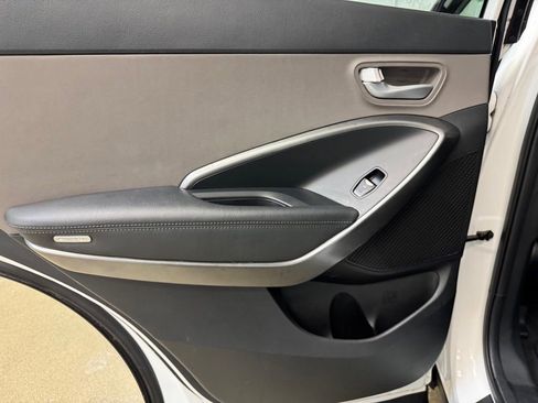 Used 2018 Hyundai Santa Fe Sport image 16