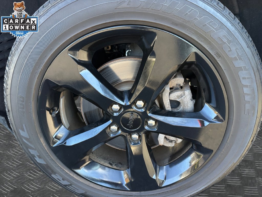 Used 2023 Jeep Grand Cherokee L Laredo AWD/4WD image 22