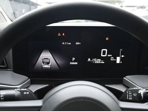 Used 2025 Nissan Kicks S image 11