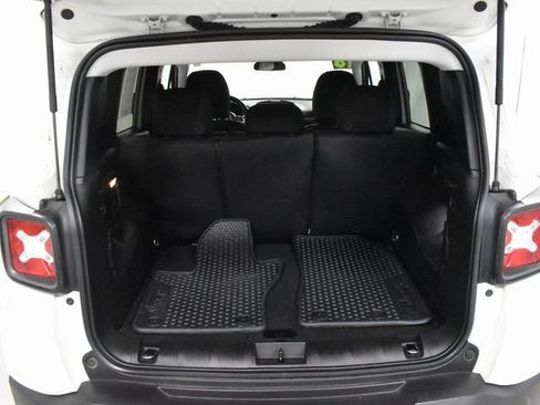 Used 2018 Jeep Renegade Trailhawk w/ Cold Weather Group II image 11