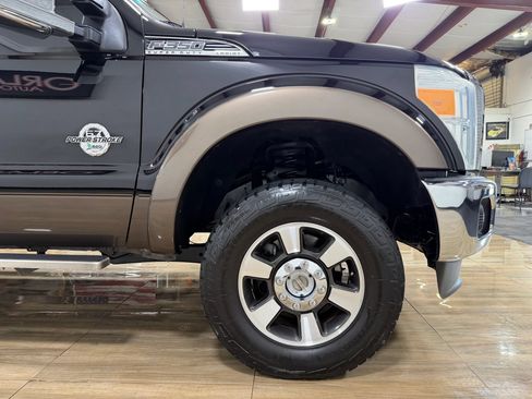Used 2016 Ford F350 Lariat w/ Lariat Interior Package AWD/4WD image 4