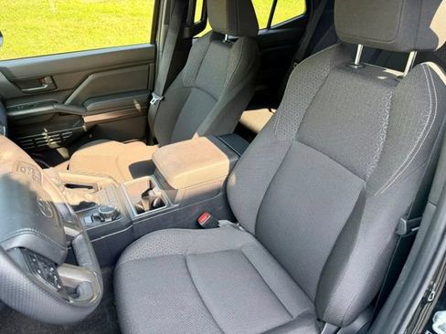 Used 2025 Toyota 4Runner SR5 AWD/4WD image 7