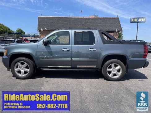 Used 2011 Chevrolet Avalanche LS w/ Regional Value Package AWD/4WD image 8