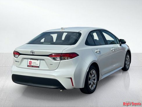 Certified 2025 Toyota Corolla LE FWD image 5
