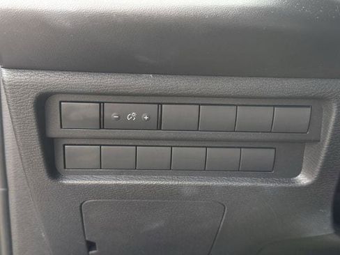 Used 2023 Mitsubishi Outlander ES AWD/4WD image 24