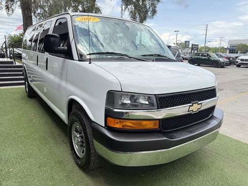 Used 2017 Chevrolet Express 3500 LT w/ LT Preferred Equipment Group RWD image 3