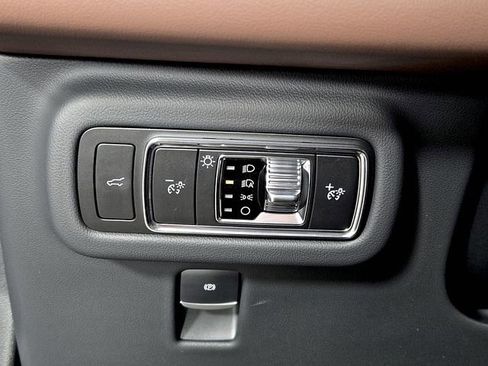 Used 2026 Lincoln Nautilus Reserve w/ Jet Appearance Package AWD/4WD image 21
