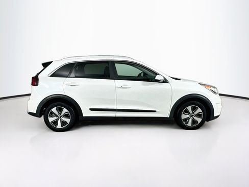 Used 2018 Kia Niro LX FWD image 10