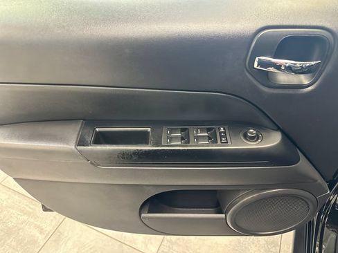 Used 2017 Jeep Patriot High Altitude FWD image 20