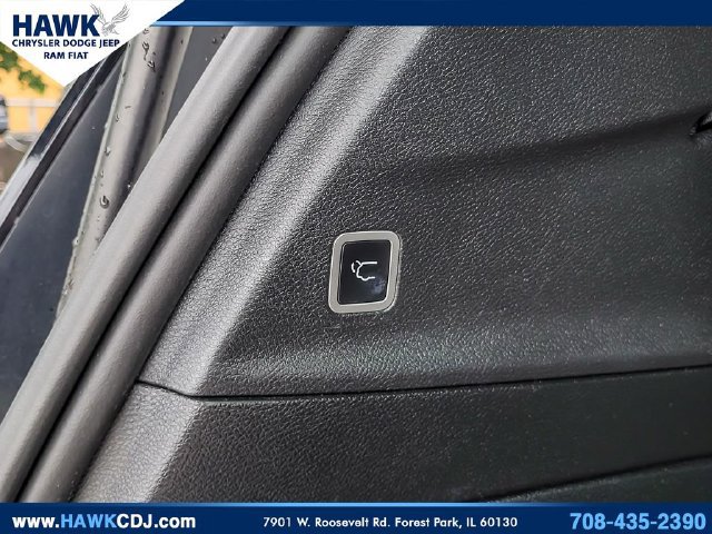 Used 2024 Chrysler Pacifica Limited FWD image 28