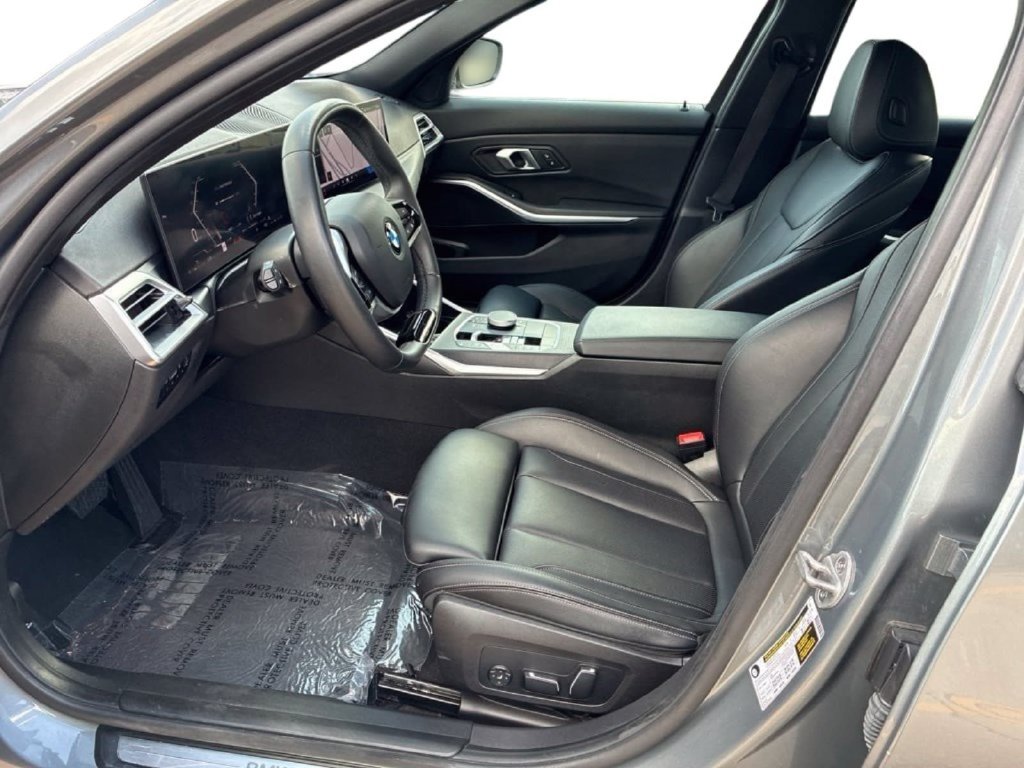 Used 2025 BMW 330i Sedan RWD image 21
