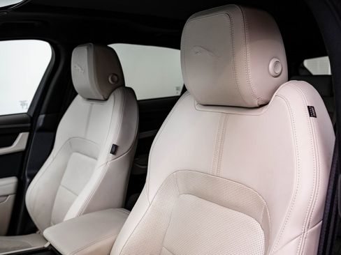 Used 2024 Jaguar F-PACE R-Dynamic S image 23