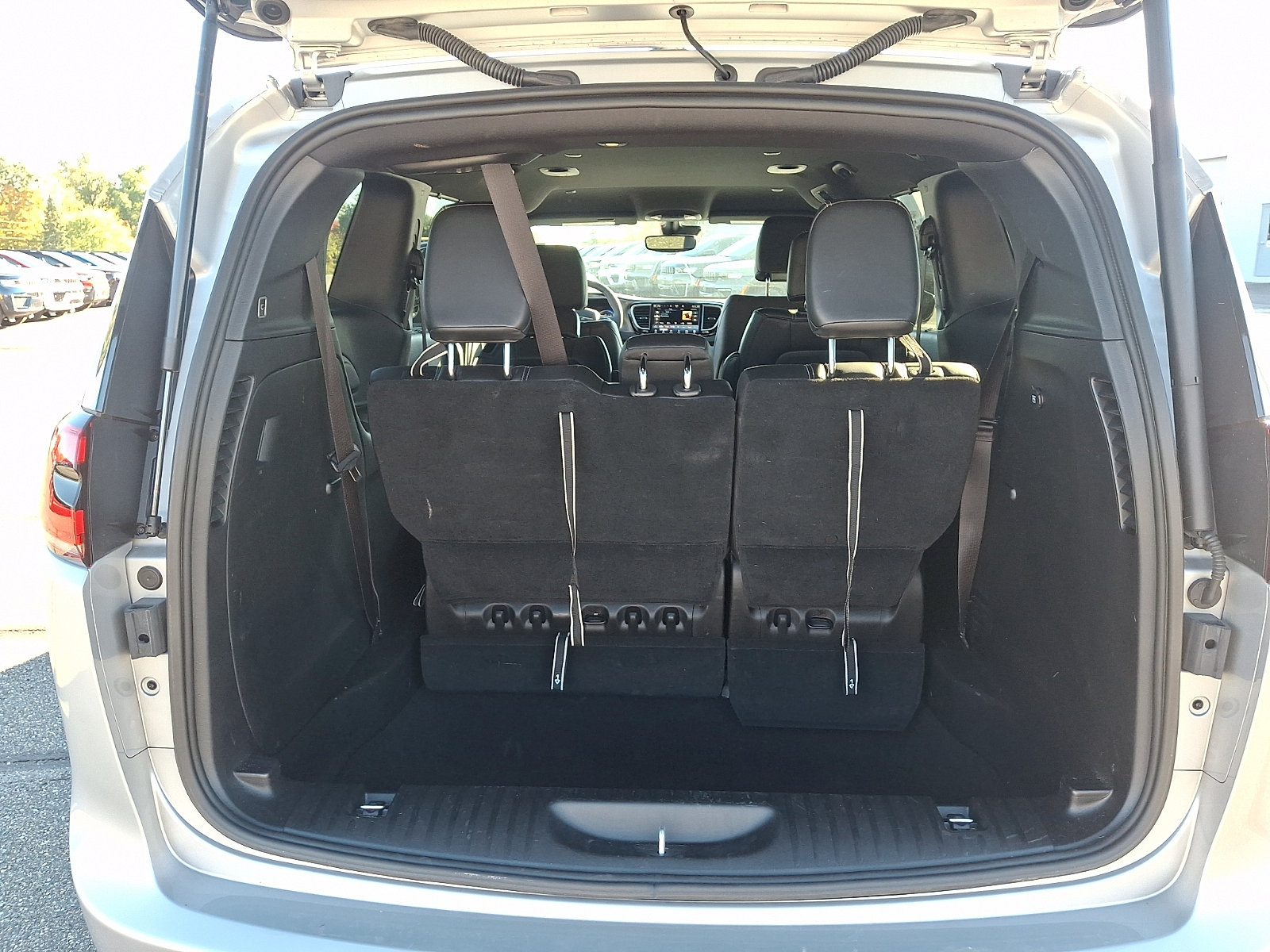 Used 2026 Chrysler Pacifica Select FWD image 28
