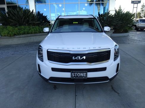 Used 2022 Kia Telluride S FWD image 2