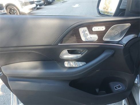 Used 2022 Mercedes-Benz GLS 580 GLS 580 w/ Off-Road Package image 18