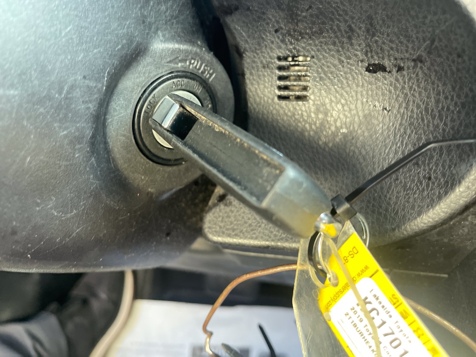 Used 2019 Toyota Corolla LE FWD image 32