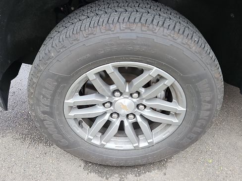 Used 2024 Chevrolet Colorado LT w/ LT Convenience Package II image 4