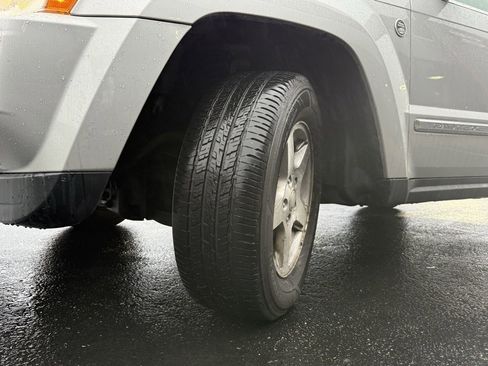 Used 2006 Jeep Grand Cherokee Limited image 32