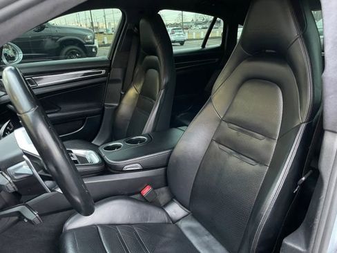 Used 2017 Porsche Panamera Turbo image 22